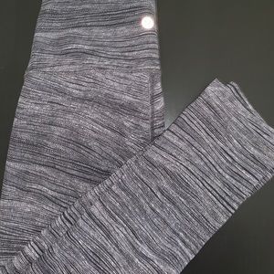 Wunder unders! Lululemon leggings cropped size 2